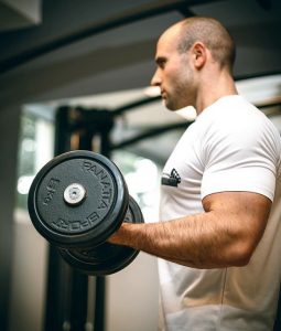 el objetivo es entrenar para ganar fuerza o masa muscular